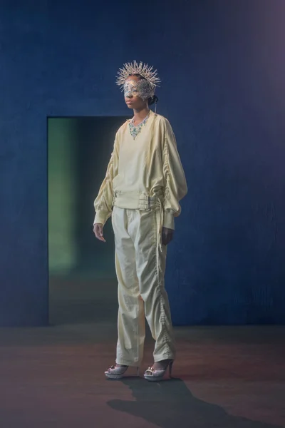 Look 8